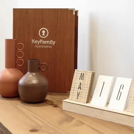 Апартаменты Keyfamily Chic Studio